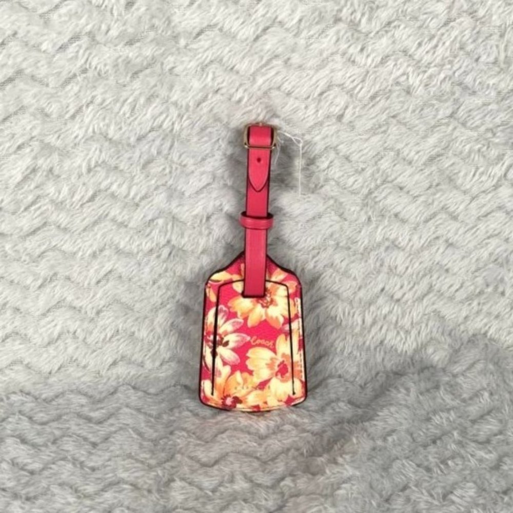 NWT Coach 4114 Luggage Tag in Vintage Daisy Script Print